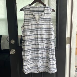 EUC white and navy blue striped summer dress size l